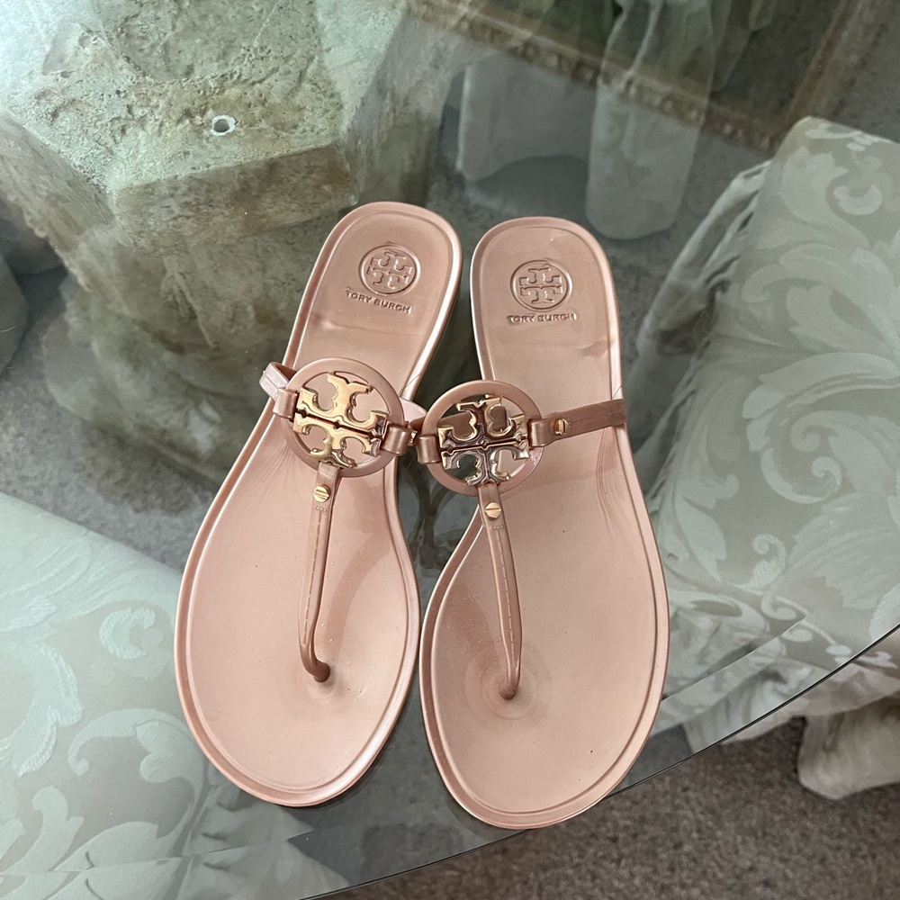 Tory Burch Rose Gold Sandals jelly flip flops Vibrant Summer Style Size 9 NEW